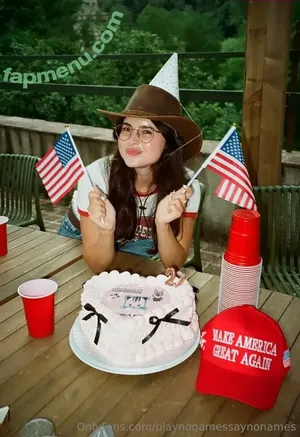 playnofuckinggames / maryjanestillhere / xx.kittenflowers.xx nude photo #0018