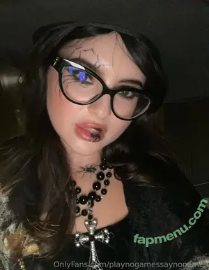 playnofuckinggames / maryjanestillhere / xx.kittenflowers.xx nude photo #0076