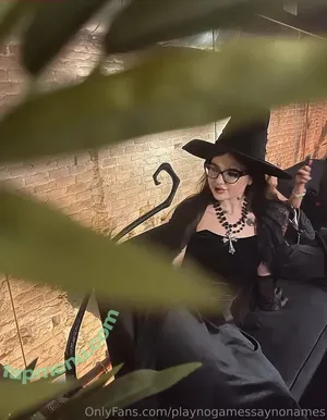 playnofuckinggames / maryjanestillhere / xx.kittenflowers.xx nude photo #0087