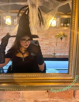 playnofuckinggames / maryjanestillhere / xx.kittenflowers.xx nude photo #0089