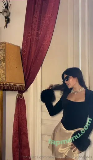 playnofuckinggames / maryjanestillhere / xx.kittenflowers.xx nude photo #0114