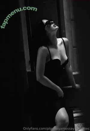 playnofuckinggames / maryjanestillhere / xx.kittenflowers.xx nude photo #0126