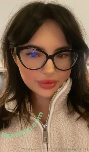 playnofuckinggames / maryjanestillhere / xx.kittenflowers.xx nude photo #0157