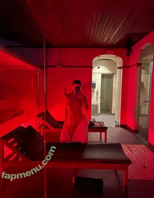 playnofuckinggames / maryjanestillhere / xx.kittenflowers.xx nude photo #0177