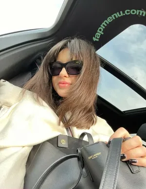 playnofuckinggames / maryjanestillhere / xx.kittenflowers.xx nude photo #0185