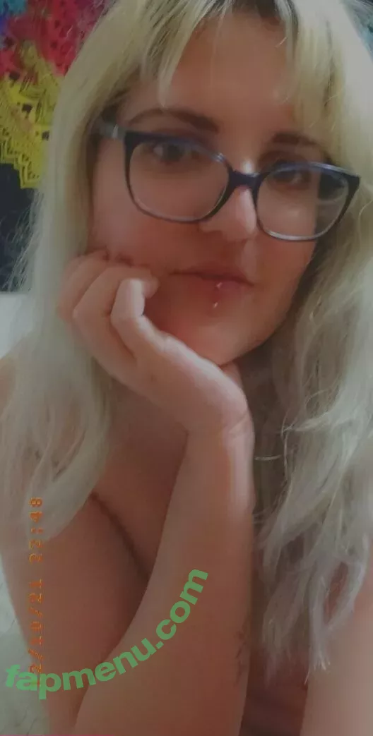 playwithkanna nude photo #0035 (kikimariska93)