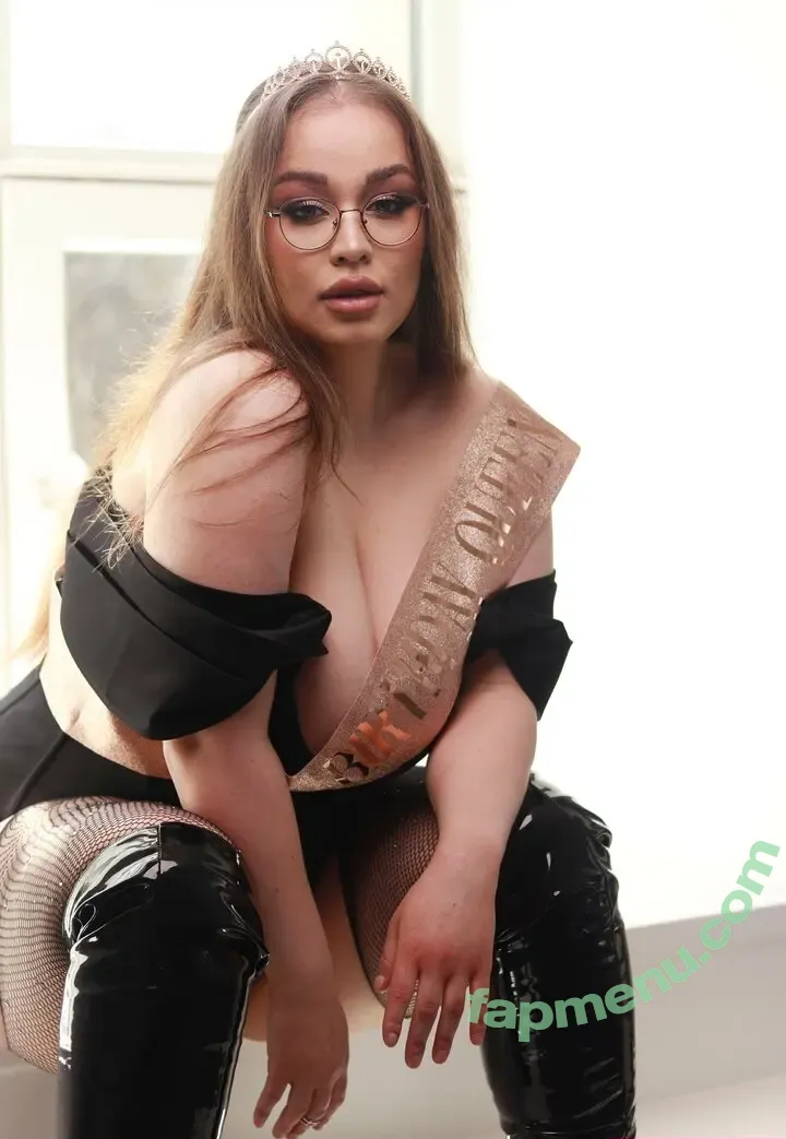 pluushka nude photo #0003 (pluushka_)