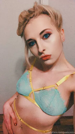 poeticminx / shotbyminx nude photo #0008
