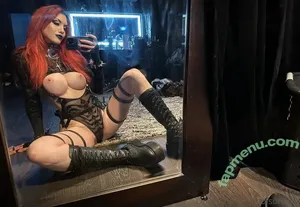 Poisoniiivy / Vixxin nude photo #0005