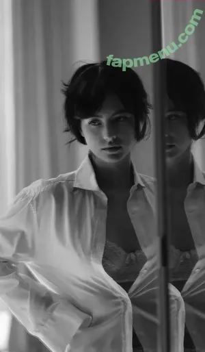 Pola Petrenko / Pauline Maugauin / polapetrenko nude photo #0053