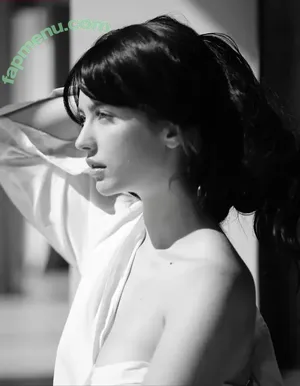 Pola Petrenko / Pauline Maugauin / polapetrenko nude photo #0055