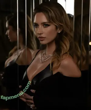 Pola Petrenko / Pauline Maugauin / polapetrenko nude photo #0059