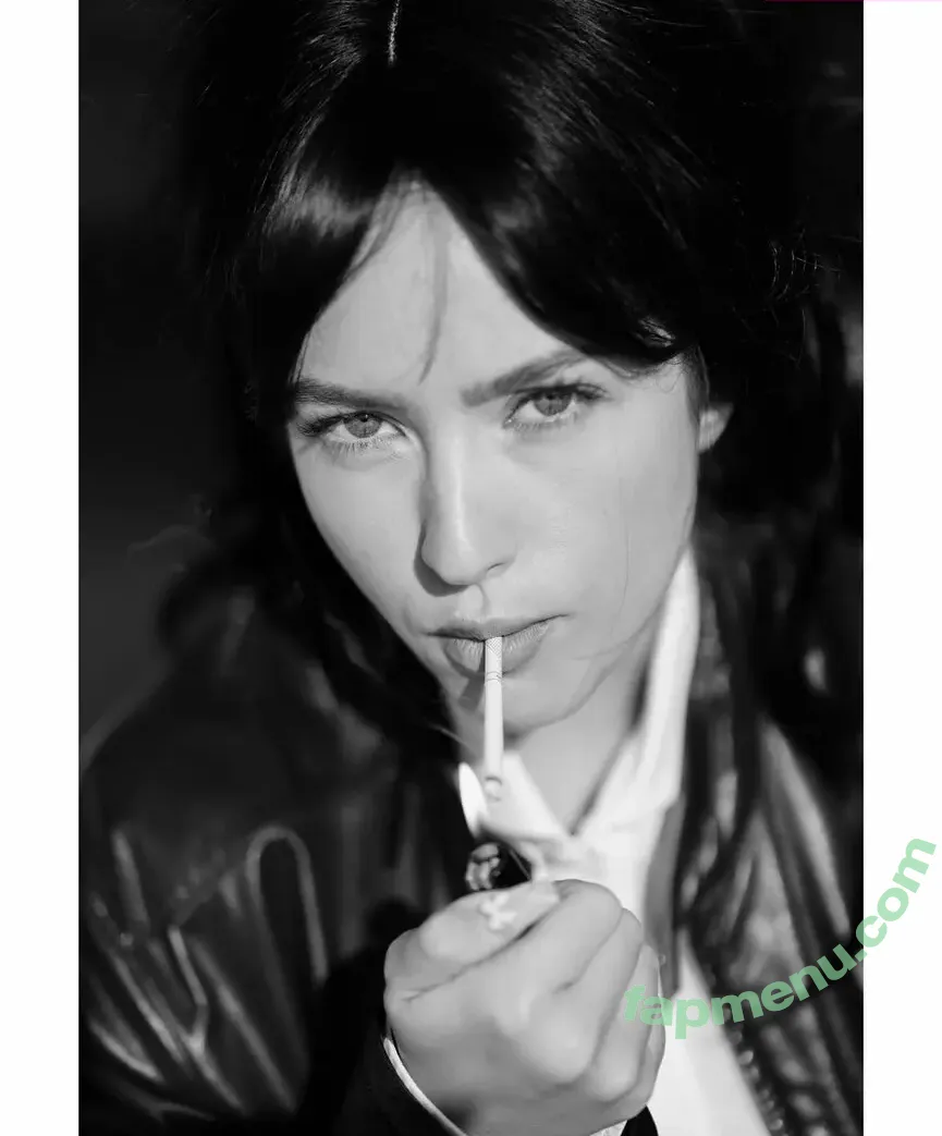 Pola Petrenko nude photo #0050 (Pauline Maugauin / polapetrenko)