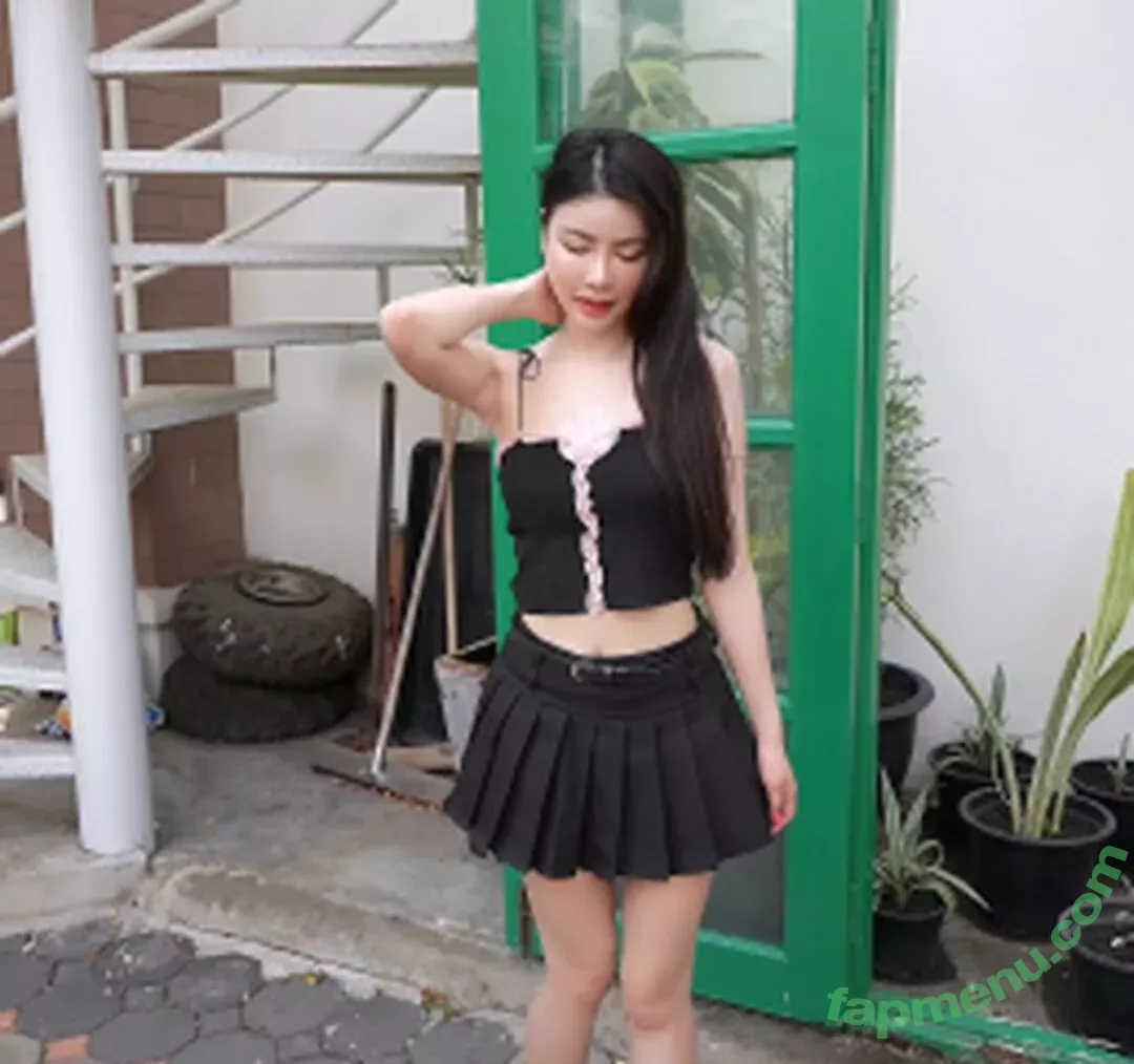 pole_light nude photo #0882 (kaijeaw_rin)