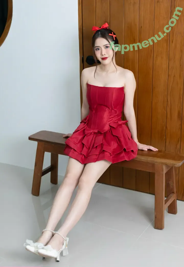 pole_light nude photo #2005 (kaijeaw_rin)