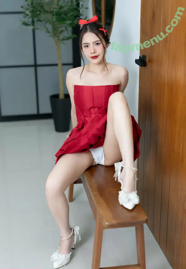 pole_light nude photo #2011 (kaijeaw_rin)