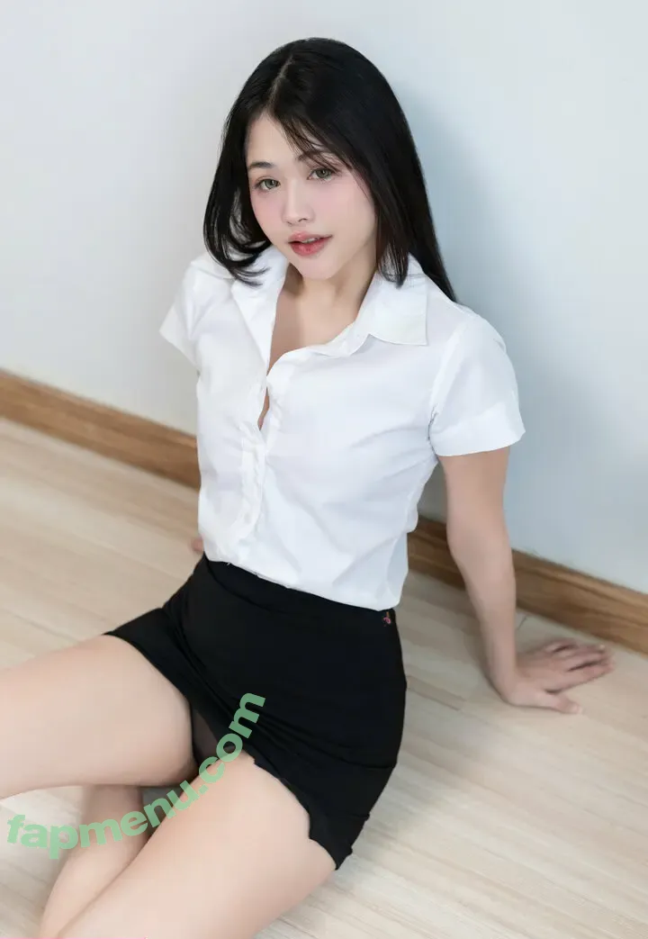 pole_light nude photo #2036 (kaijeaw_rin)