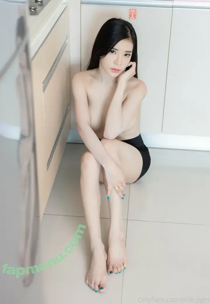 pole_light nude photo #2233 (kaijeaw_rin)