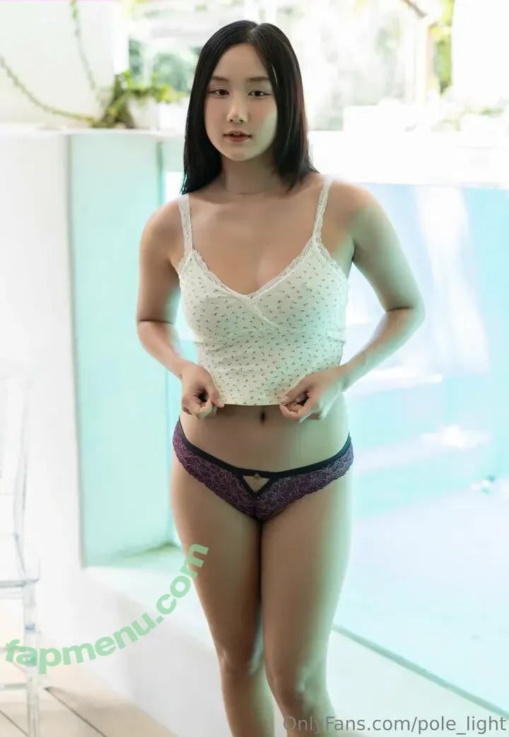 pole_light nude photo #2530 (kaijeaw_rin)