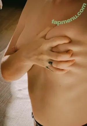 Polina Knyazeva / polushatolstusha nude photo #1021