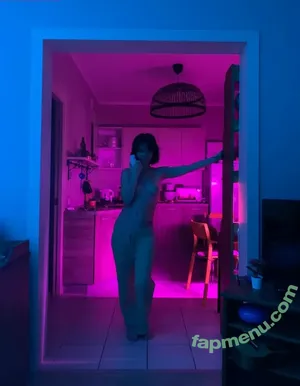 Polina Knyazeva / polushatolstusha nude photo #1153
