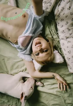 Polina Knyazeva / polushatolstusha nude photo #1165