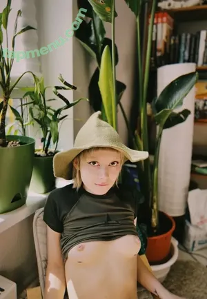 Polina Knyazeva / polushatolstusha nude photo #1221