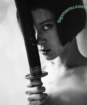 Polina Knyazeva / polushatolstusha nude photo #1227