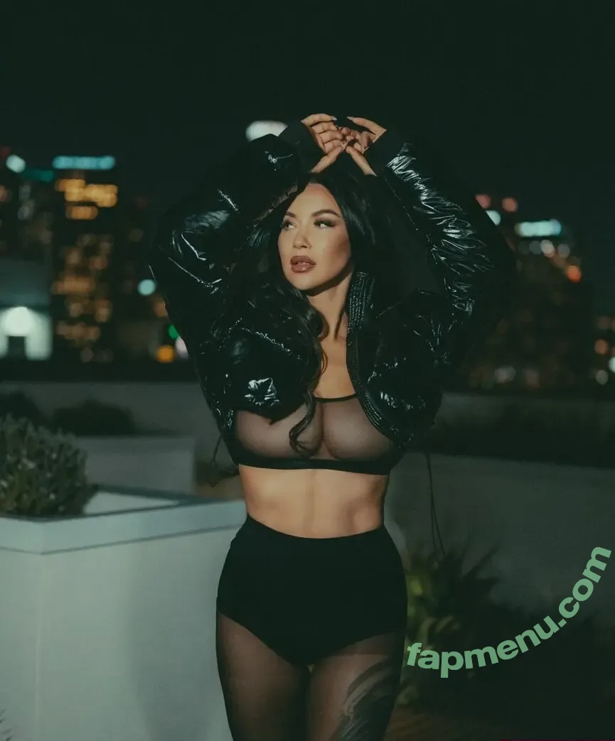 Polina Logunova nude photo #0486 (polinalogunova / Полина Логунова)