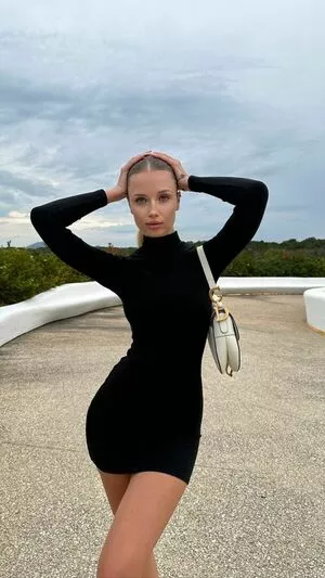 Polina Malinovskaya / polinamalinovskaya nude photo #0549