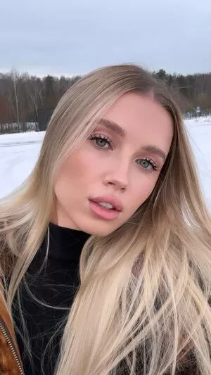 Polina Malinovskaya / polinamalinovskaya nude photo #0876