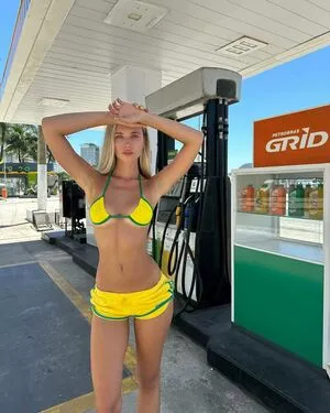 Polina Malinovskaya / polinamalinovskaya nude photo #0952