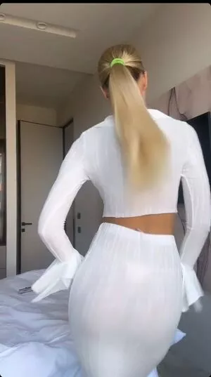 Polina Malinovskaya / polinamalinovskaya nude photo #0996