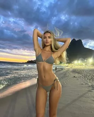 Polina Malinovskaya / polinamalinovskaya nude photo #0997