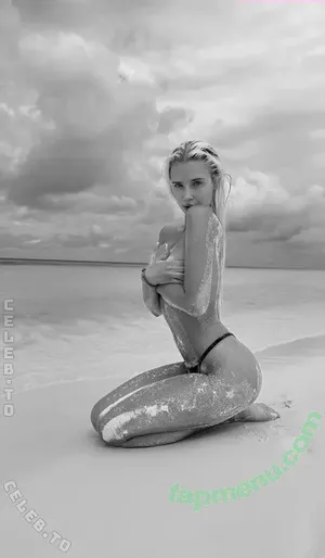 Polina Malinovskaya / polinamalinovskaya nude photo #1780