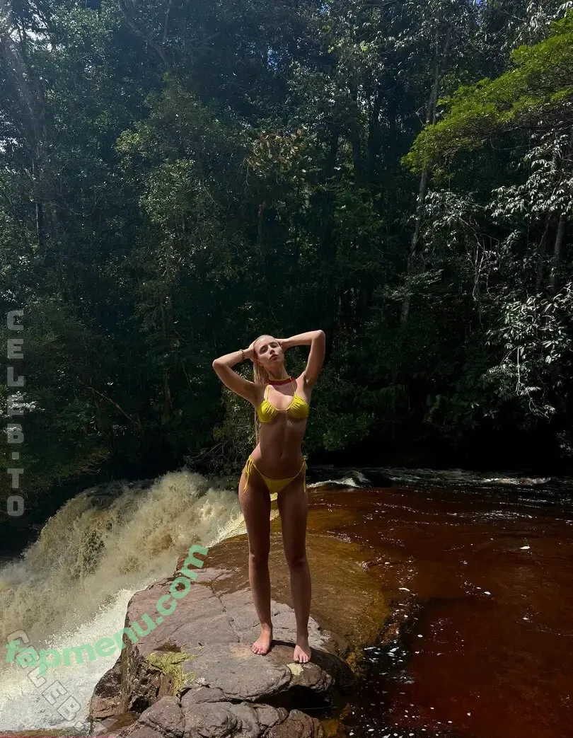 Polina Malinovskaya nude photo #1765 (polinamalinovskaya)