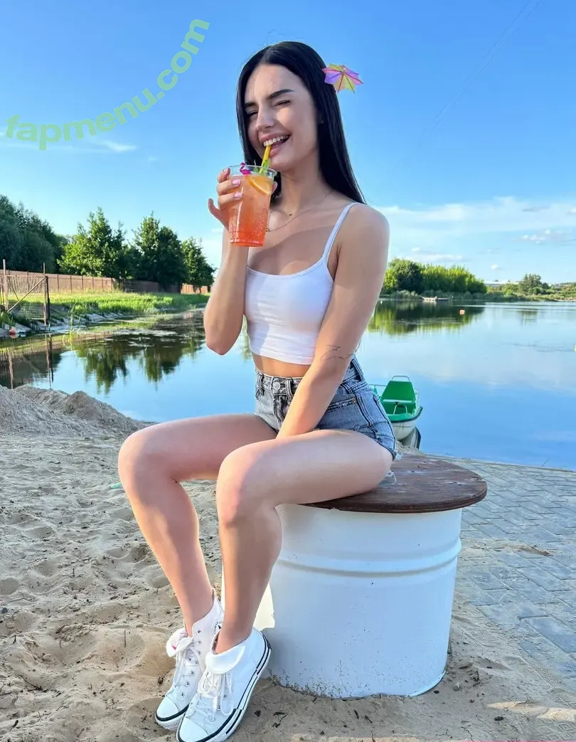 polinaart nude photo #0053 (polinaart)