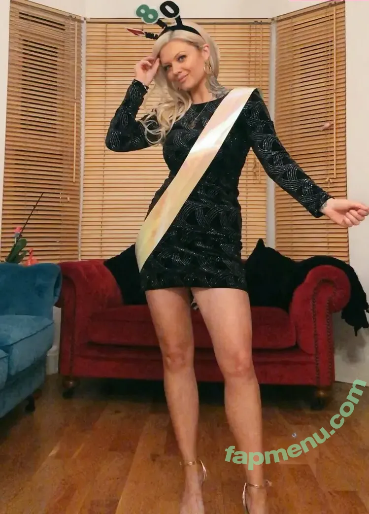 Polly James nude photo #0031 (Darts / pollyjames)