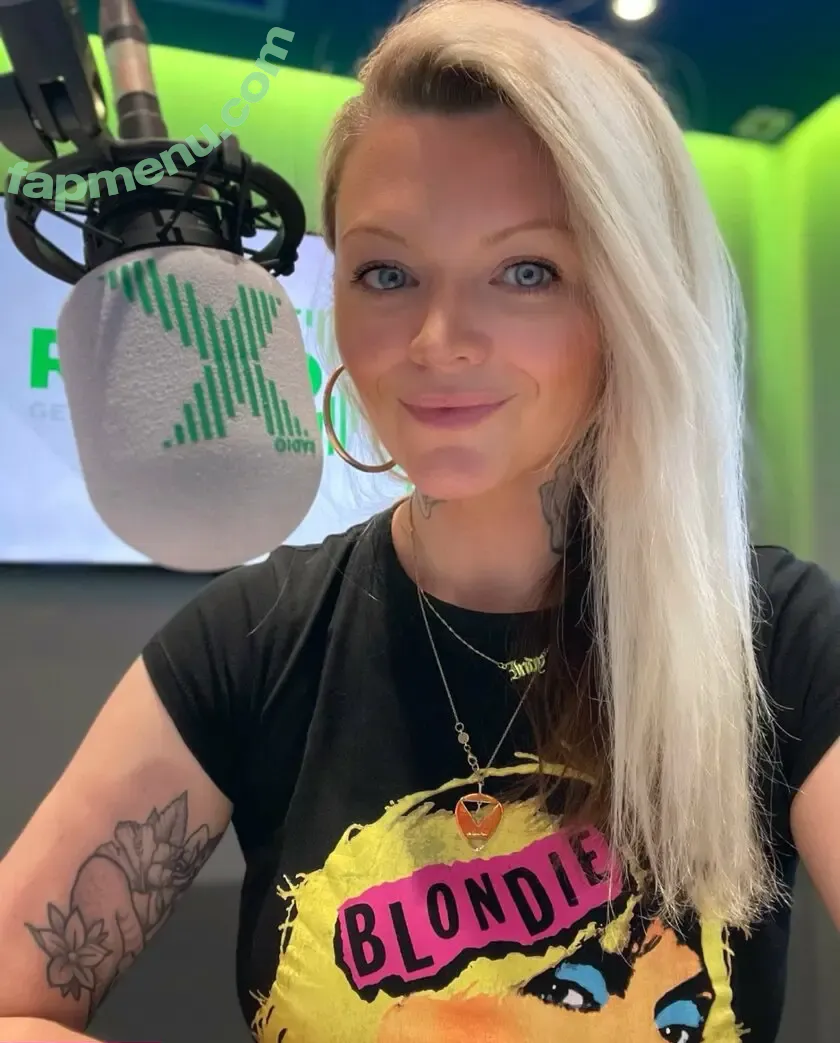 Polly James nude photo #0036 (Darts / pollyjames)