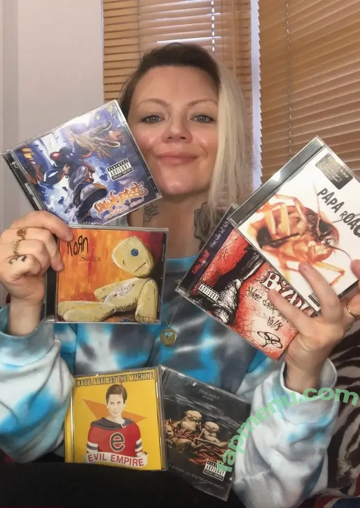 Polly James nude photo #0040 (Darts / pollyjames)