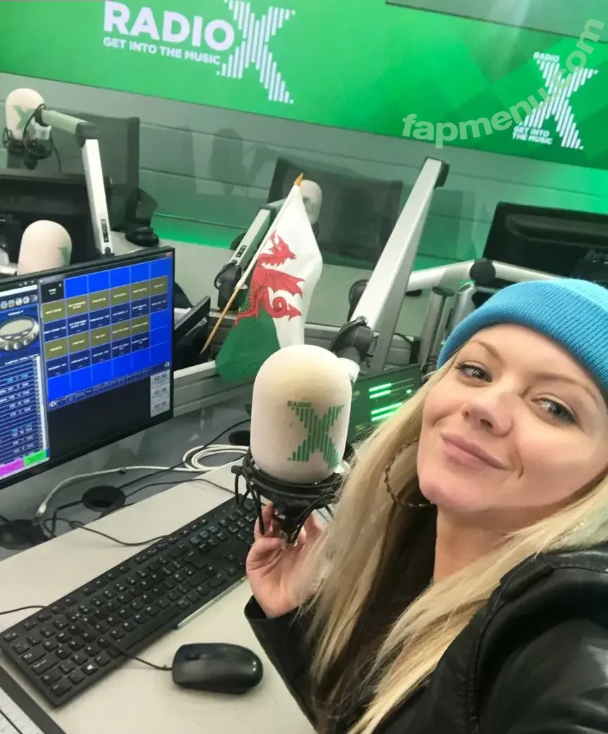 Polly James nude photo #0041 (Darts / pollyjames)