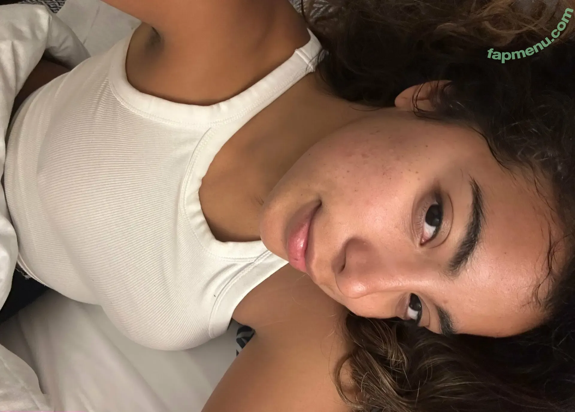pollycardova nude photo #0012 (polly.cardova)