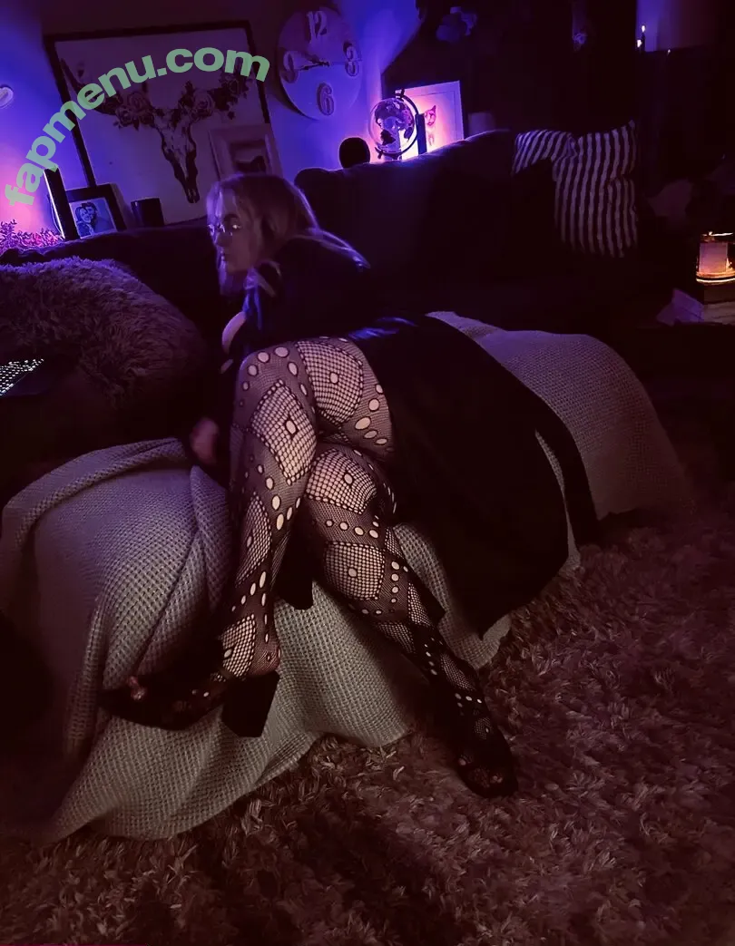 pollydoespilatesintro nude photo #0008 (pollydoespilatesintro)