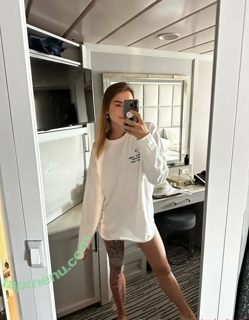 poly_luna nude photo #0006 (poly_luna)