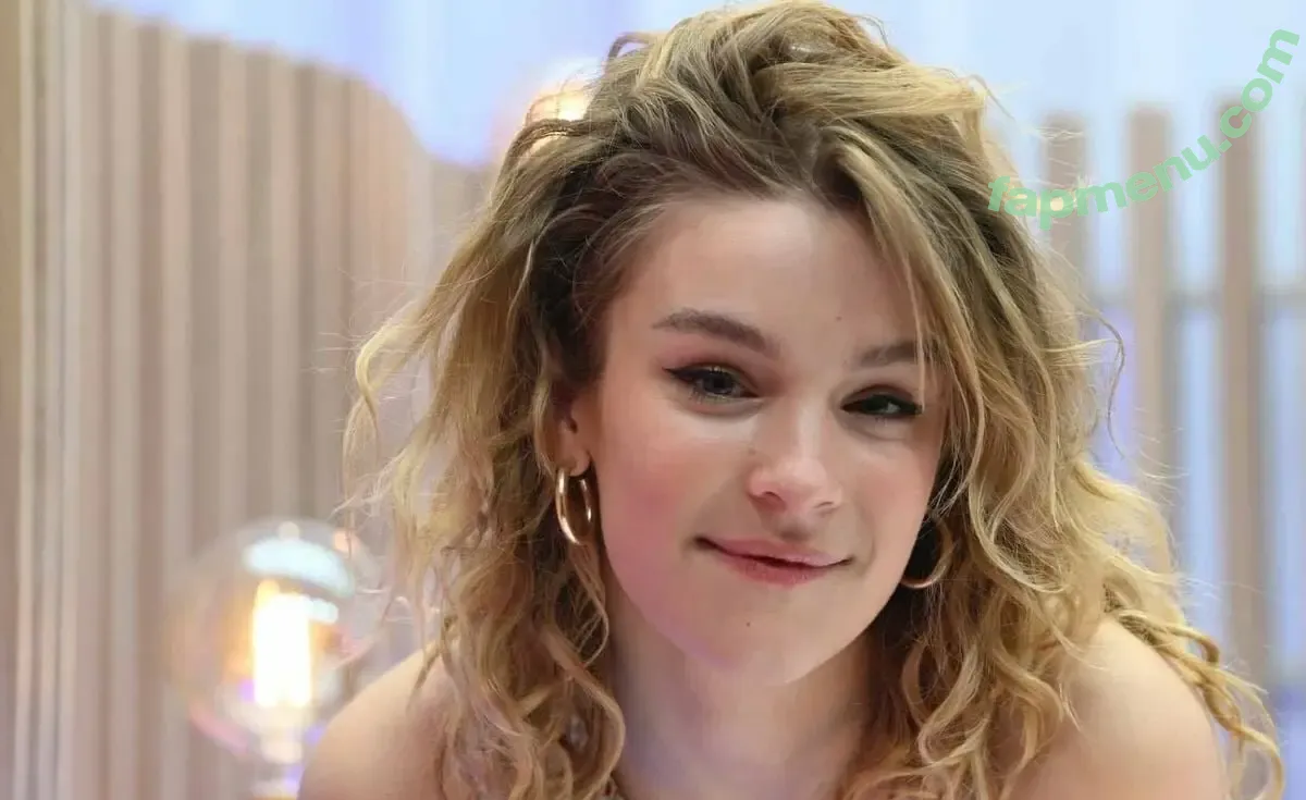 Pommelien Thijs nude photo #0141 (pommelienthijs / pommelinetilliere)