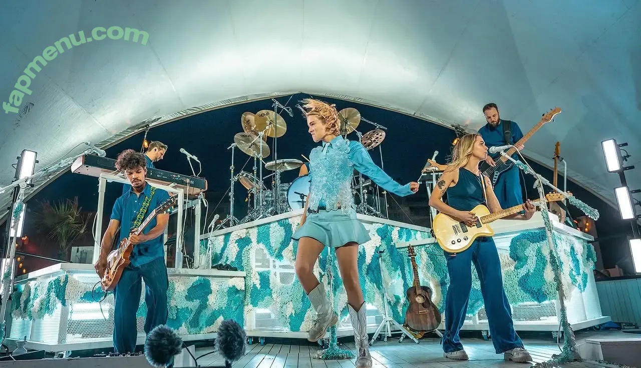 Pommelien Thijs nude photo #0781 (pommelienthijs / pommelinetilliere)