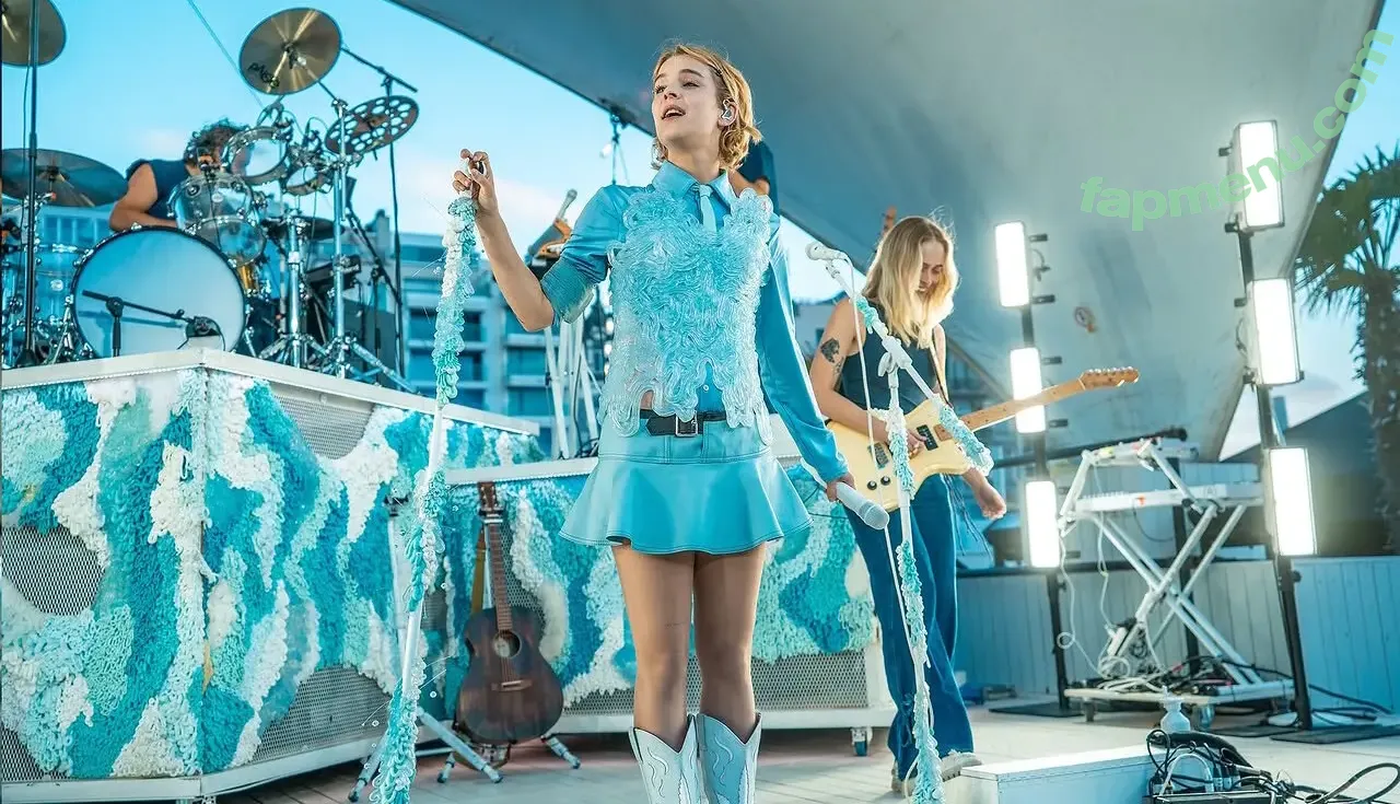 Pommelien Thijs nude photo #0782 (pommelienthijs / pommelinetilliere)