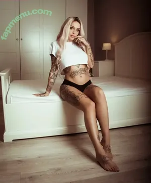  nude photo #0005