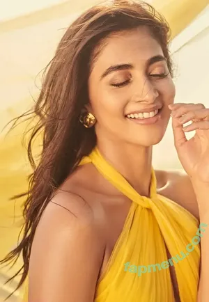 Pooja Hegde / hegdepooja nude photo #0090