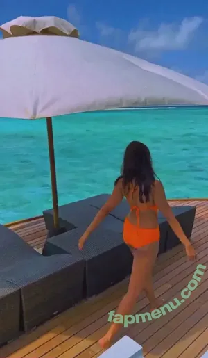 Pooja Hegde / hegdepooja nude photo #0116